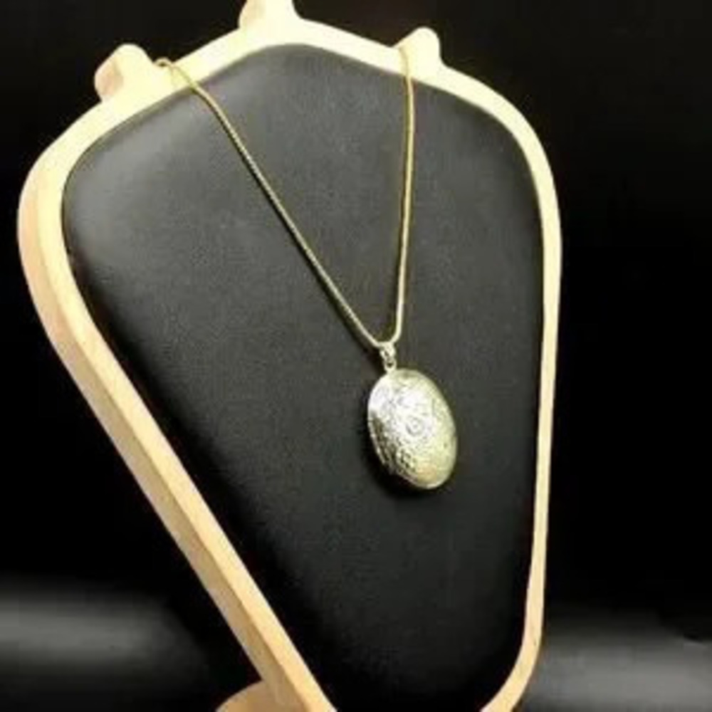 18k Gold Plated Necklace w/ Heart Locket Floral Flower Valentine's Birthday Gift